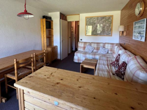 Appartement Fonctionnel au Pied des Pistes avec Terrasse - Animaux Admis - FR-1-181-2400